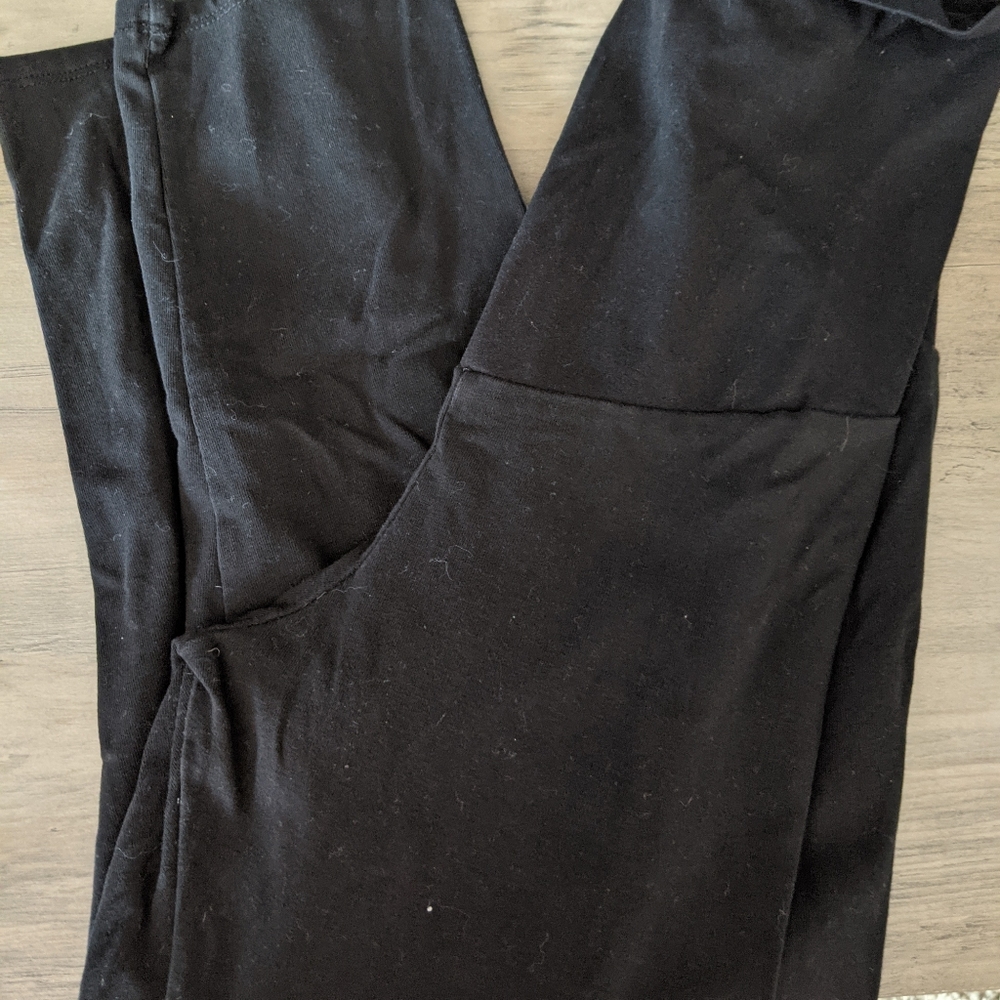 Motherhood Maternity lot of Leggings